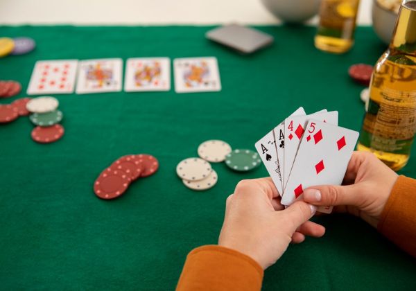 huong-dan-cach-choi-poker-thang-dam-cho-nguoi-moi-bat-dau-1041